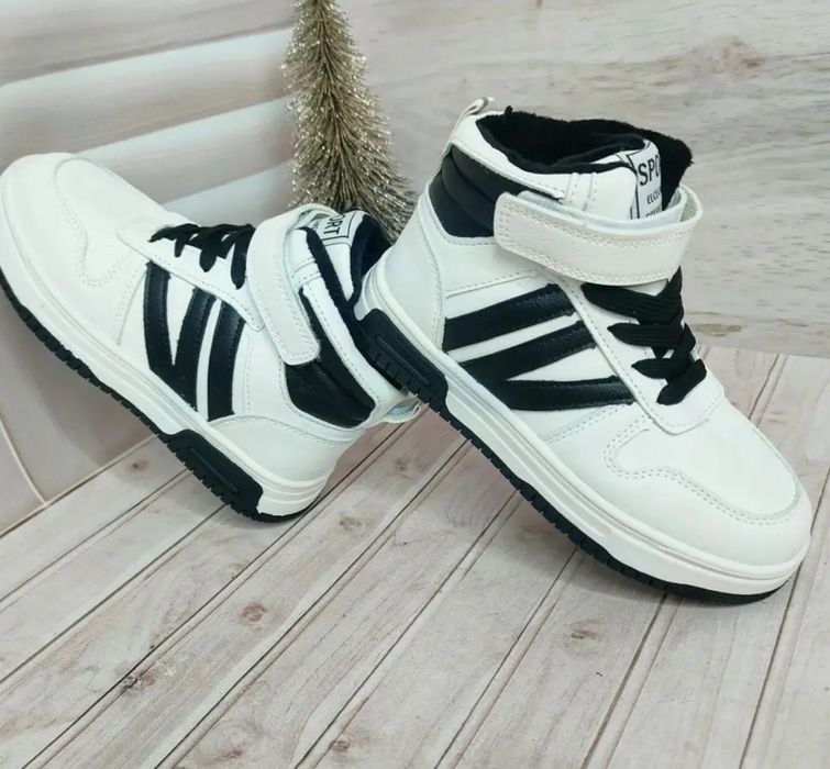 Дитячі зимові кросівки