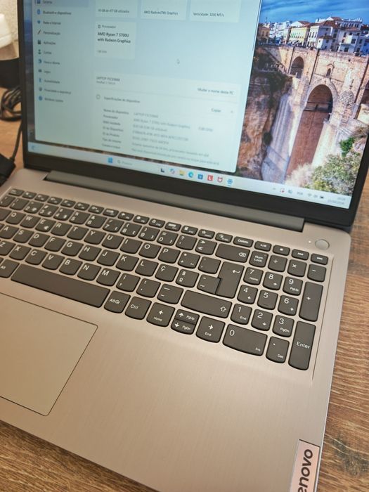 Portátil Lenovo ideapad 3 15AlC6 Ryzen 7 5700U 8GB RAM Windows 11 Home PT