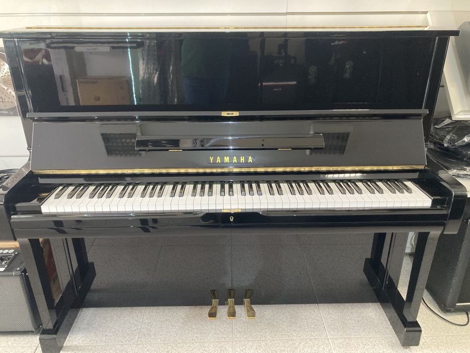 Piano vertical Yamaha U1
