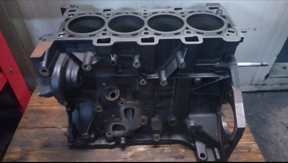 Blok wal 2.3 biturbo przebieg ok 250 tys