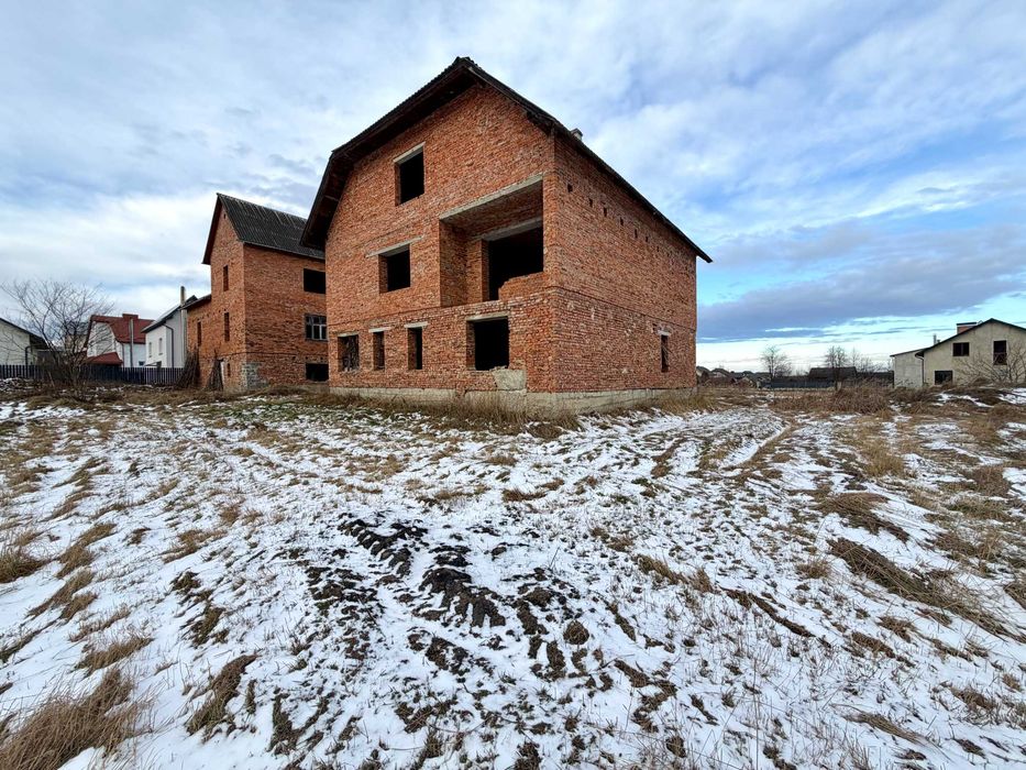 Продаж будинку з земельною ділянкою – с. Дашава (неподалік м. Стрия)