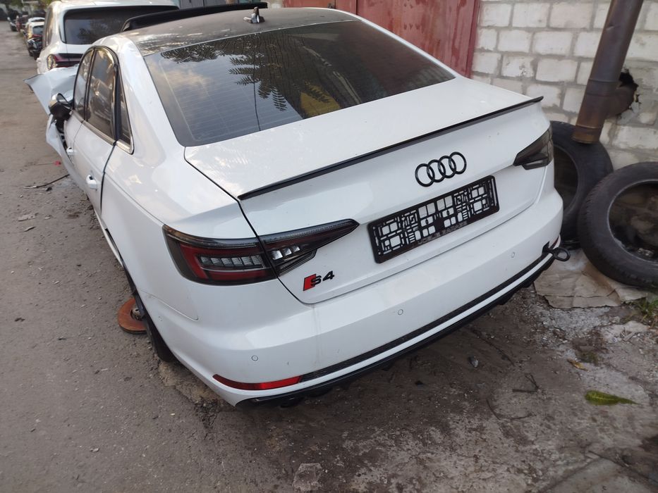 Продам ауді А4Б9 S, 3.0