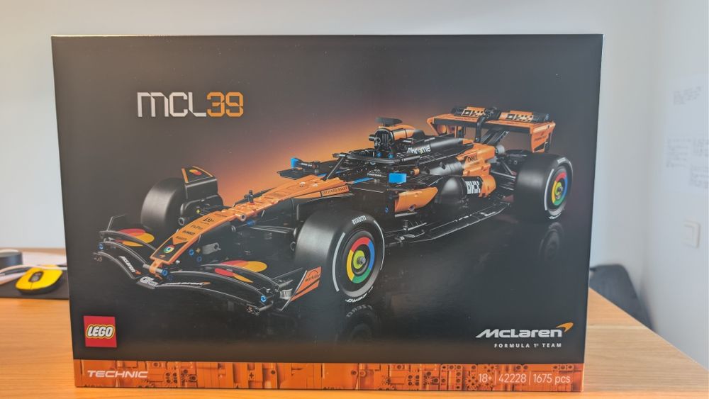 LEGO Technic Bolid McLaren MCL39 F1 42228