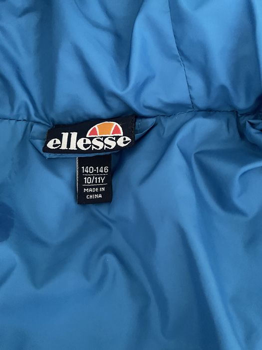 Продам куртку Ellesse 140-146 рост