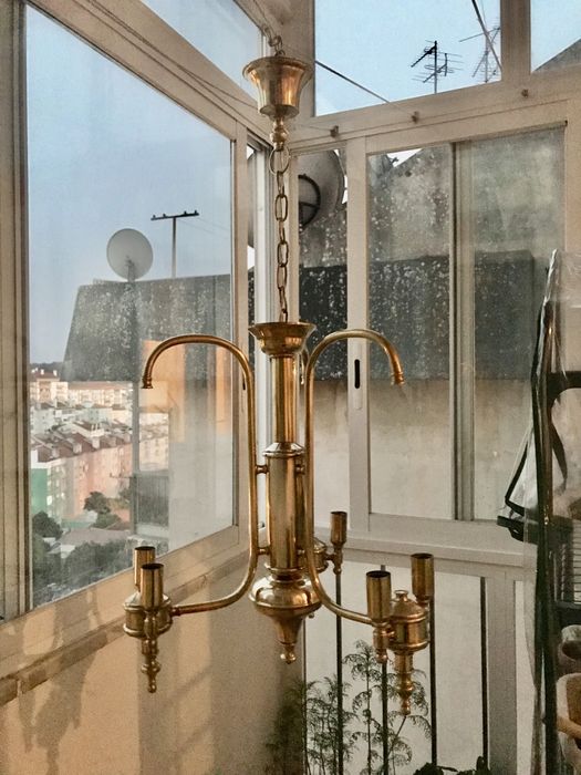 Candeeiro de teto dourado para 6 lâmpadas