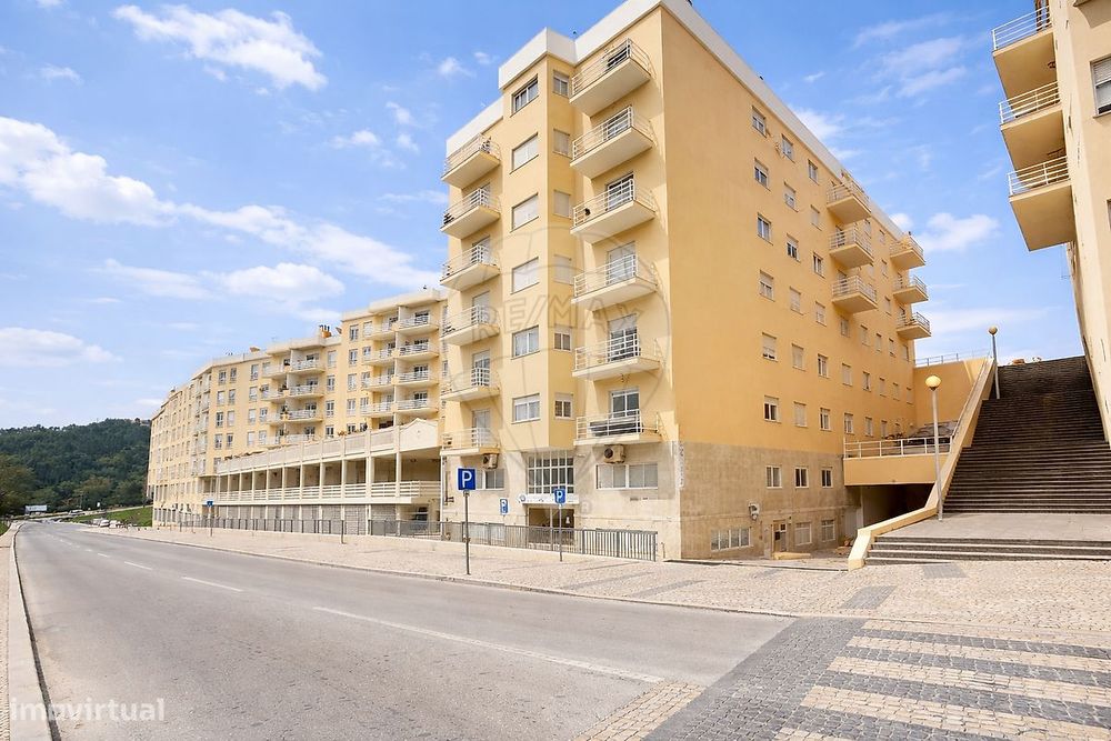 Apartamento T1 para venda — Alcobaça E Vestiaria, Leiria