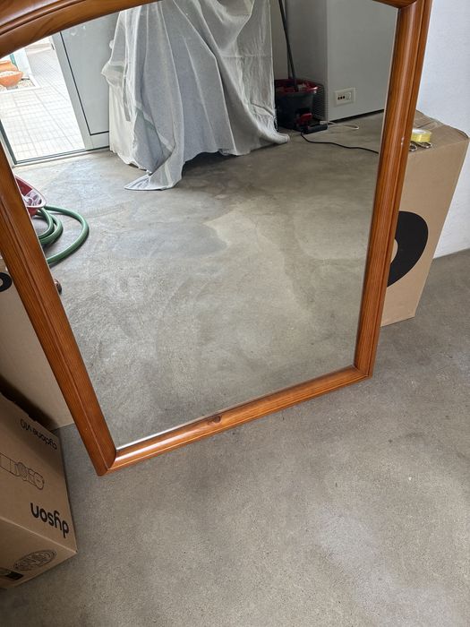Espelho de quarto moldura em madeira mogno