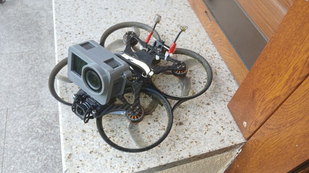 Filmowanie dronem • FPV • Nieruchomości • Eventy • Reklamy