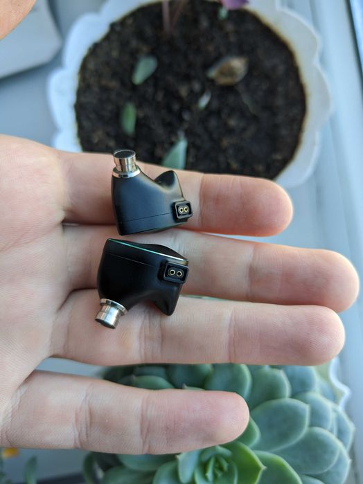 Bqeyz Winter  (black, 4.4mm) - Динамічні внутрішньоканальні навушники