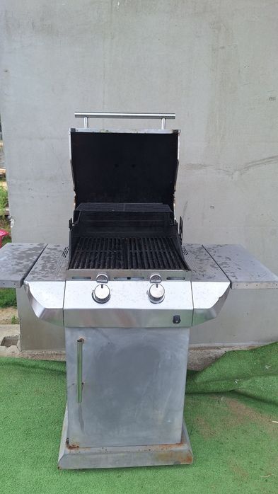 Grill      gazowy
