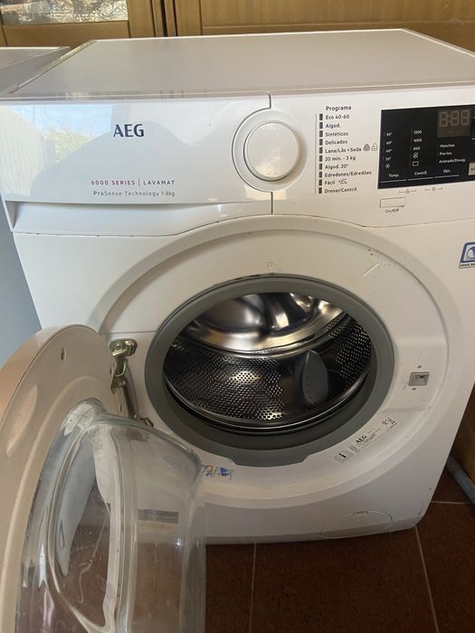 Maquina de levar roupa AEG