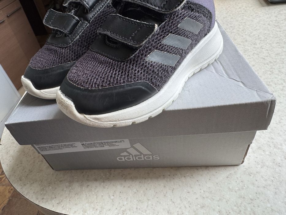Кросівки adidas