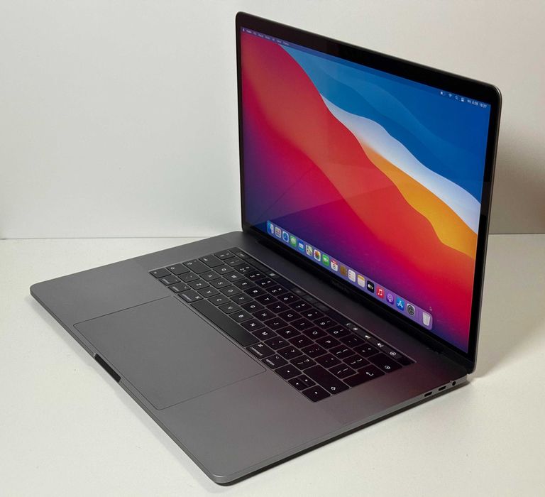 Apple MacBook Pro 15 2017 TouchBar - i7 16GB / 512GB - 91% Kondycji Baterii - Gwarancja - Stan BDB -