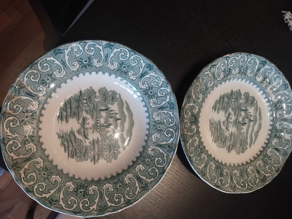 Dois pratos antigos