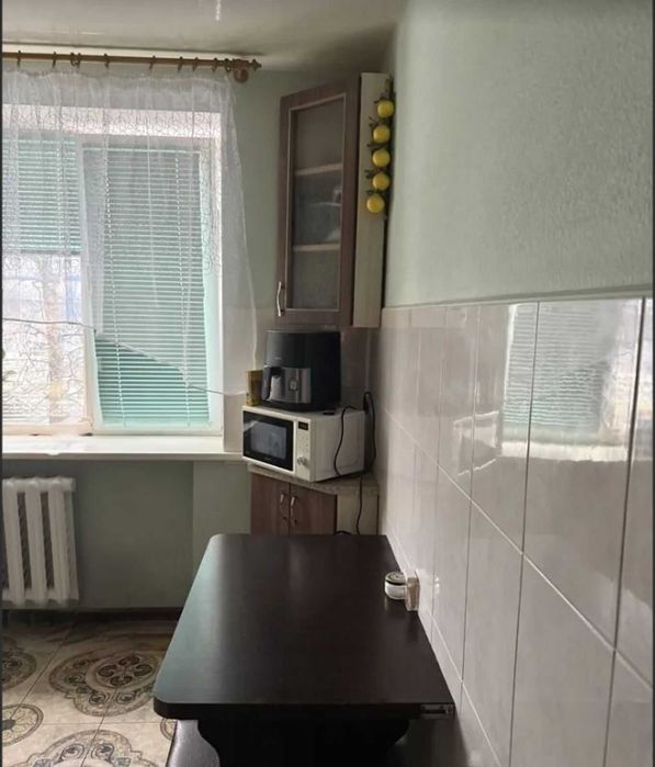 Продаж 2-кімнатної квратири в спокійному районі, техніка меблі ремонт.