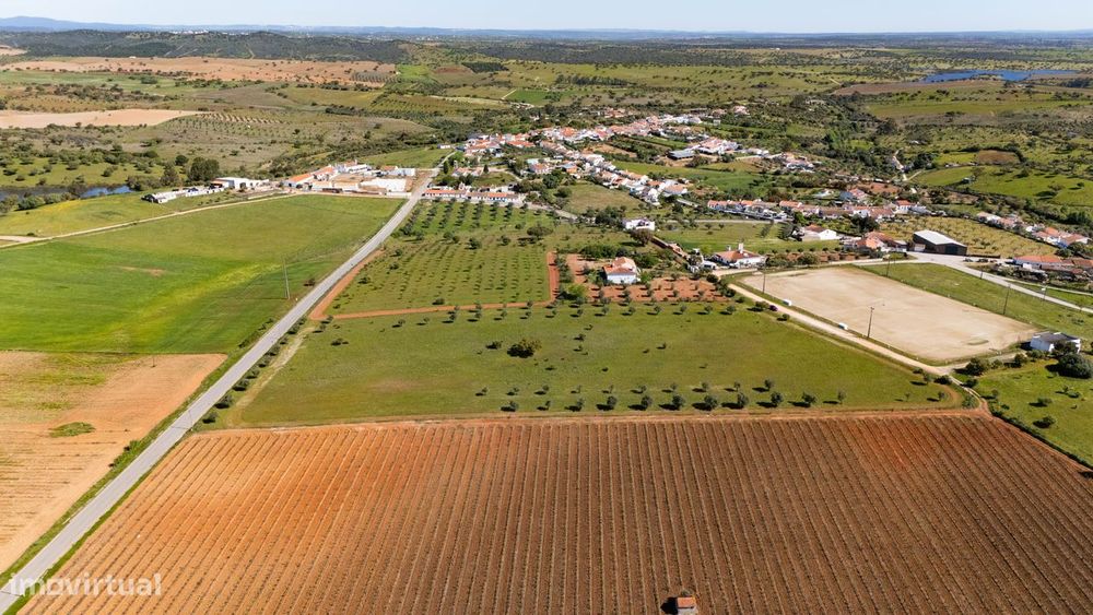 Terreno no concelho de Reguengos de Monsaraz com Projeto de arquitetur