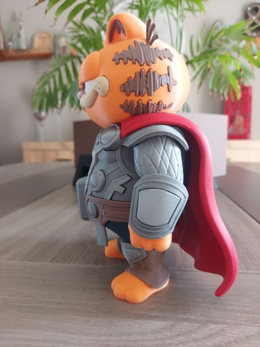 Figura Garfield Thor