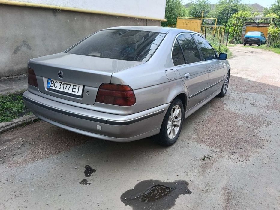 В продажі BMW 39