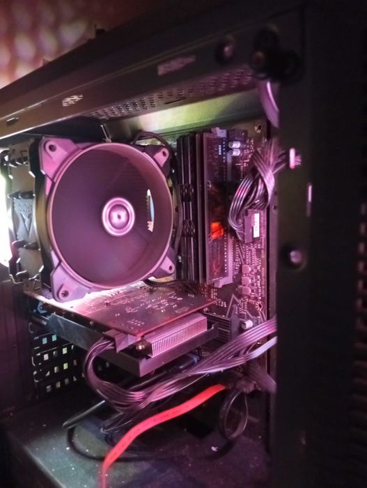 PC gaming potente com processador Ryzen 7 5700X