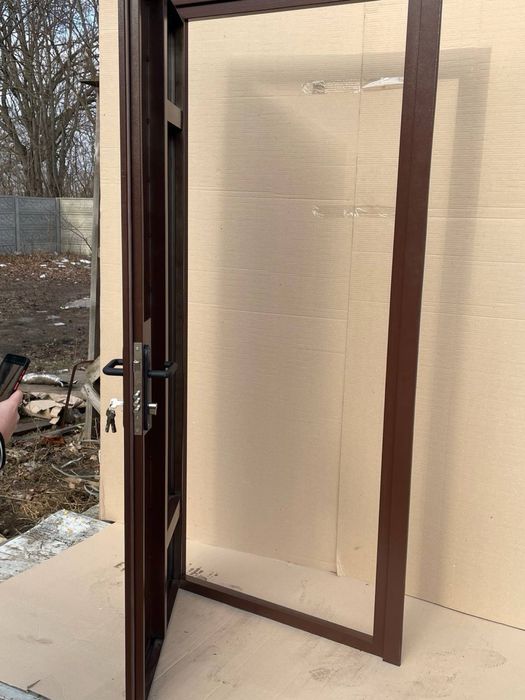 Титанові двері в приміщення, металличиские двери заводские цени!