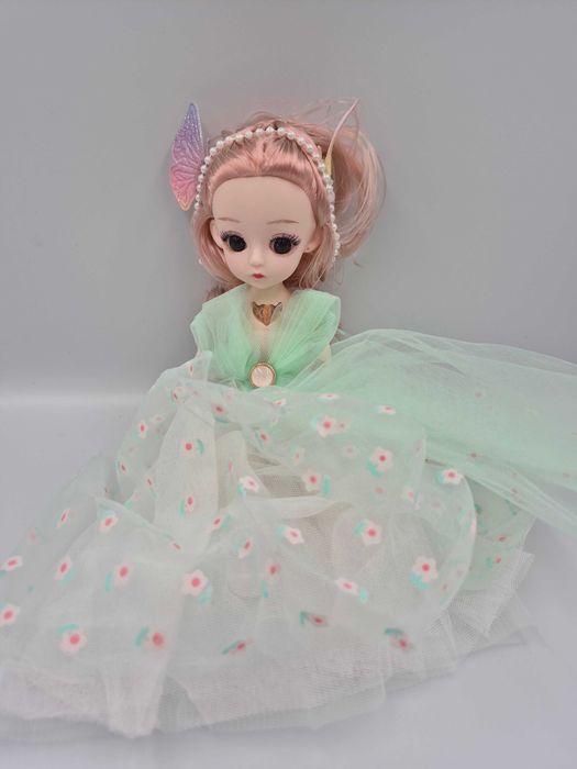 Lalka - gra i świeci