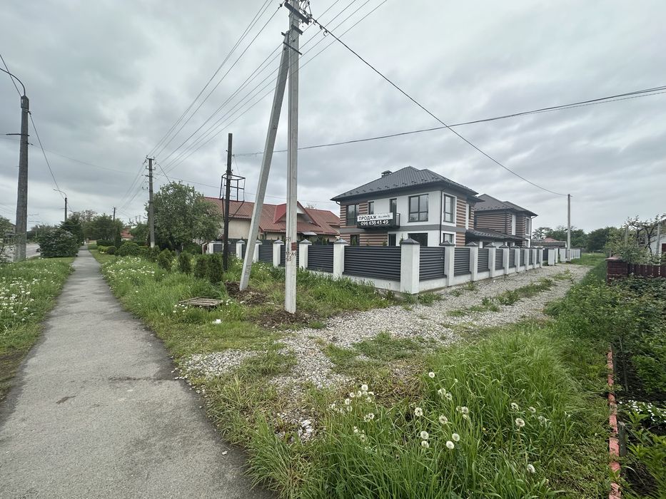 Продам земельну ділянку вул. Юності площа 15 соток є всі комунікації