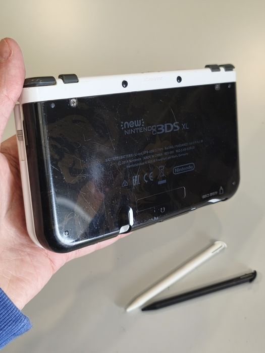 Nintendo New3DS XL Top IPS Fire Emblem Edition Homebrew 32GB