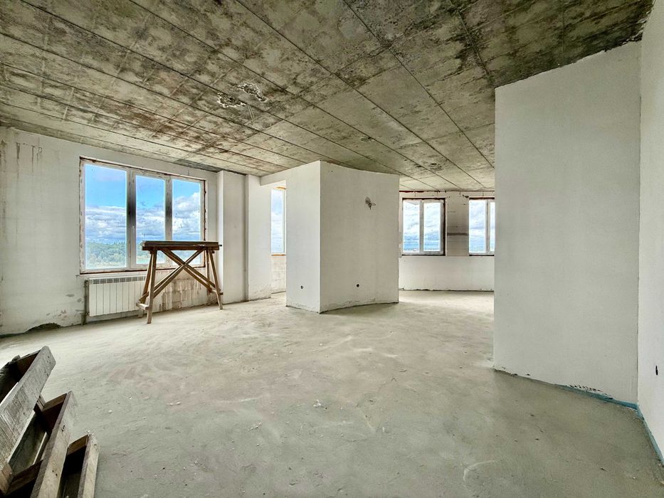 178,9 м² у Трускавці за 590 $/м² — квартира-пентхаус з можливістю поділу