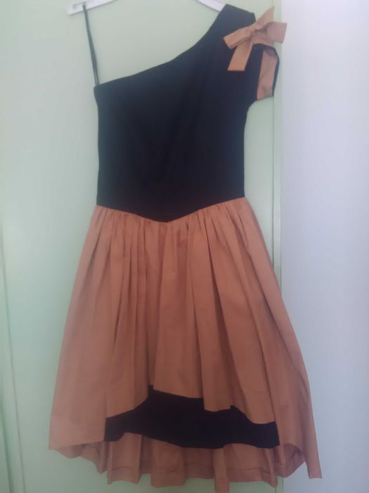 Vestido muito original, dupla camada