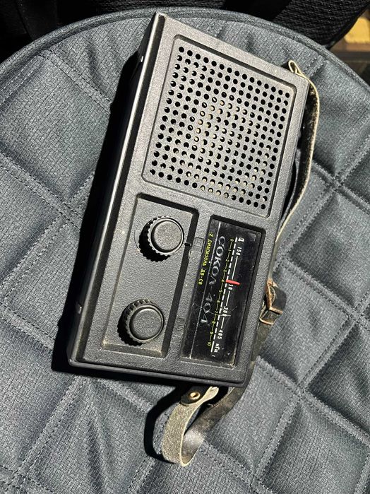 Портативный транзисторный радиоприёмник "Сокол-404" СССР