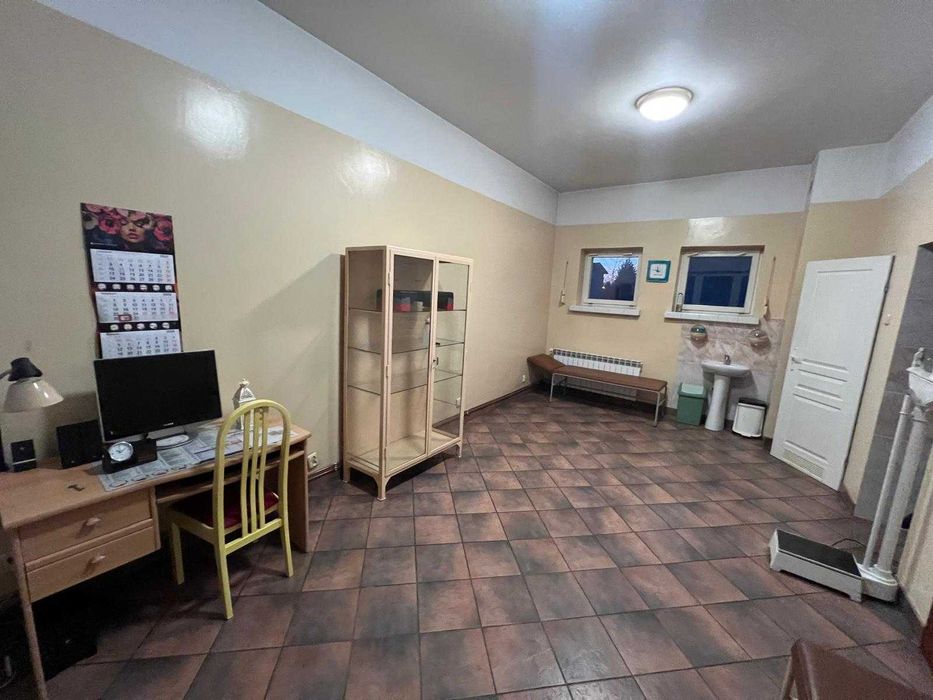 Atrakcyjny lokal na gabinet / salon / biuro – 40 m² – Zduńska Wola