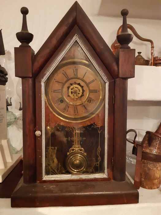 Relógio de capela Waterbury "Large Gothic"