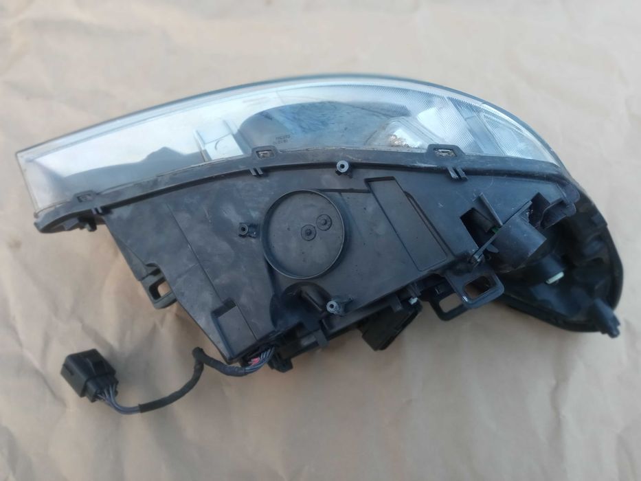 Volvo V60 S60 Lampa Lewa Przednia  2010 Oryginał 2013 Zwykła Ładna