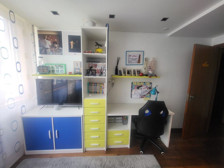 Quarto completo de rapaz