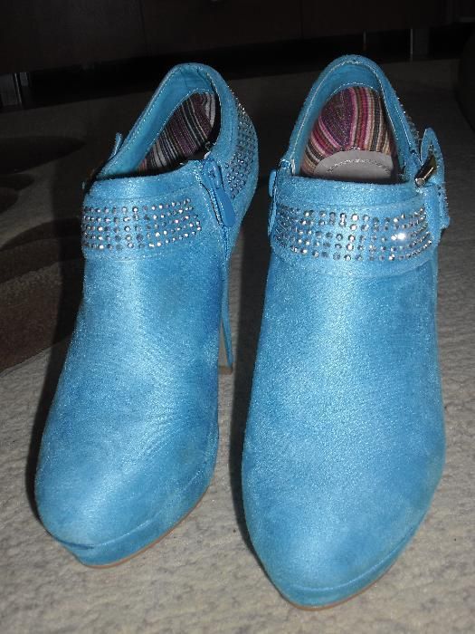 nowe półbuty na obcasie 39