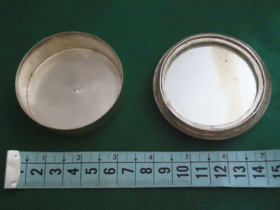 Caixa Pó de Arroz com Espelho e Tampa em Madrepérola