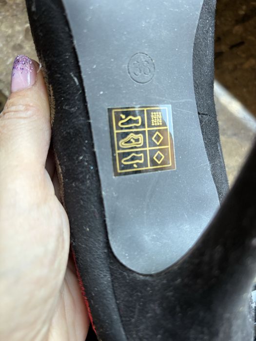 Szpilki i torebka na Swiateczne przyjecia - Ponadczasowy piekny