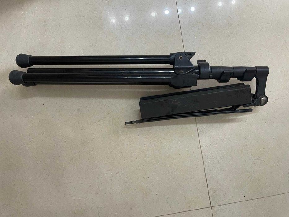 Estante de Partituras Profissional Dobrável — Prática, Robusta e Fácil de Transportar!