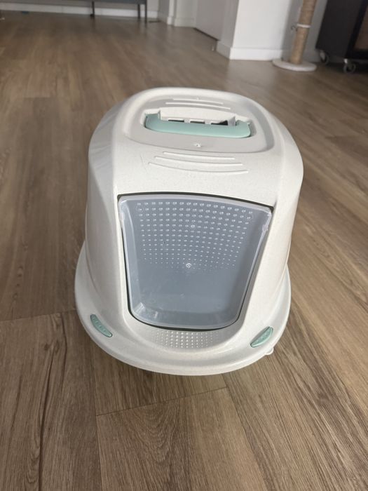 Caixa de areia para gato usada