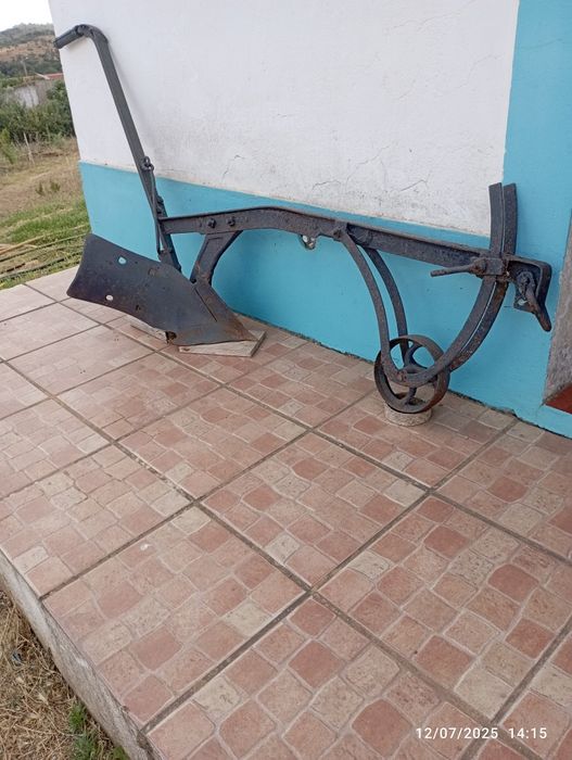 Canga, charrua e cama de solteiro