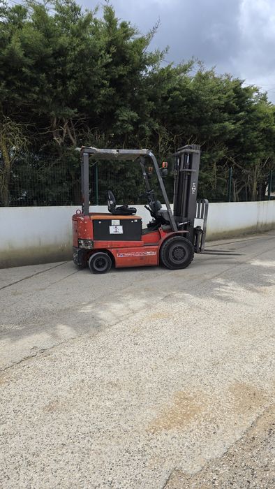 Empilhador Elétrico Marca Fahel