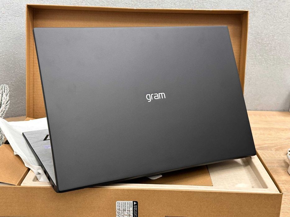 Ультрабук LG Gram 17z90tL 17" Core Ultra 7-258V/32GbDDR5/2TB SsdНовий!