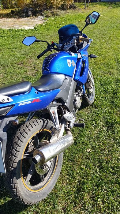 Продам мотоцикл Honda cbr125r