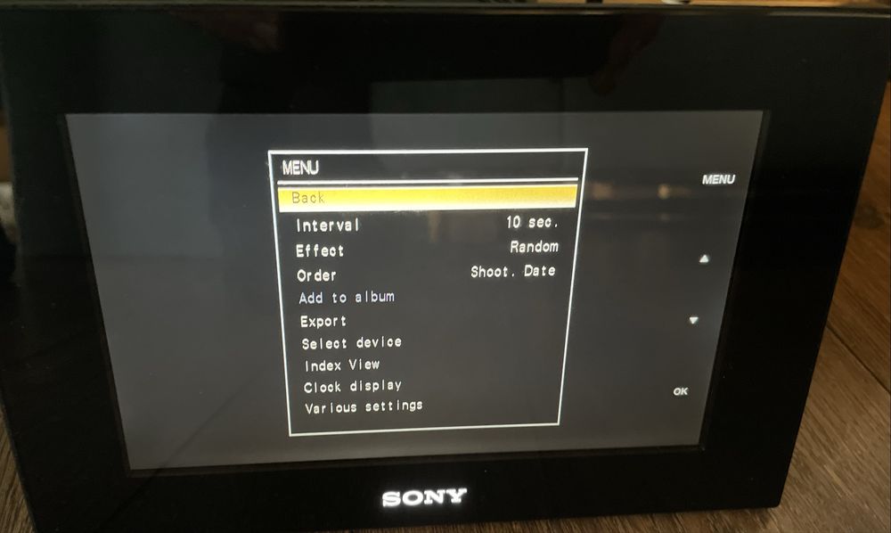 Elektroniczna ramka na zdjecia Sony