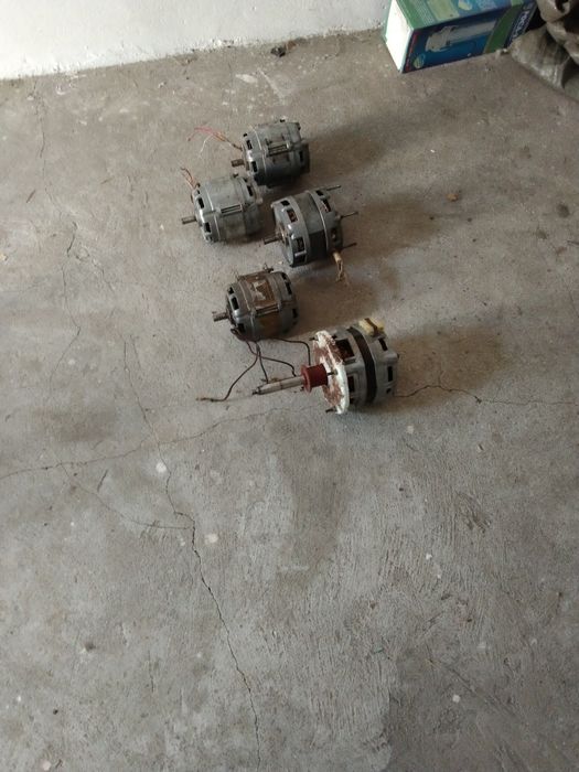 Продаю однофазні та трьохфазні двигуни з пральних машин різних обертів