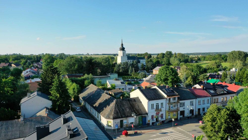 Kamienica w samym centrum na dużej działce - Pacanów ul. Rynek 1