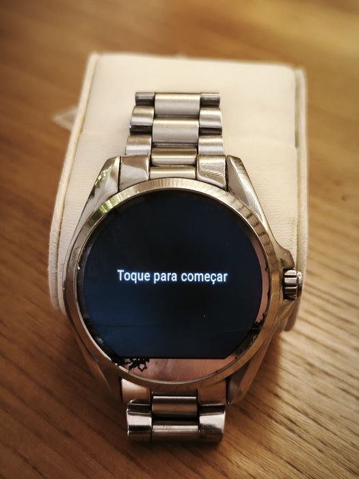 Lote de 4 Relógios Michael Kors (Smartwatches + Analógico)