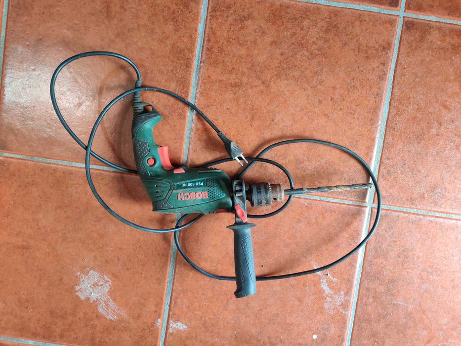 Máquina de furar ferro madeira e pedra