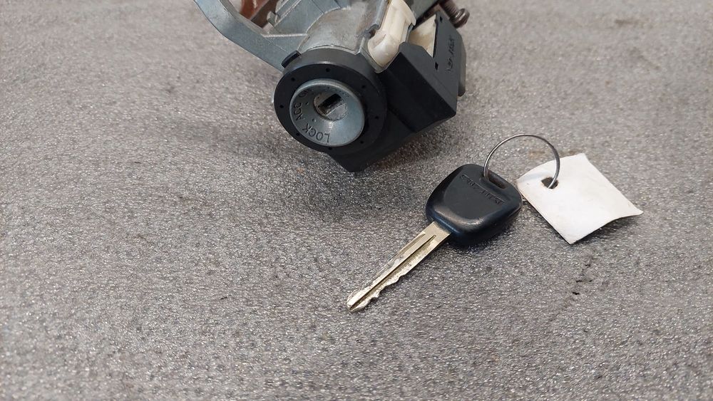 Canhão da ignição SUZUKI Liana Sedan (ER, RH_)