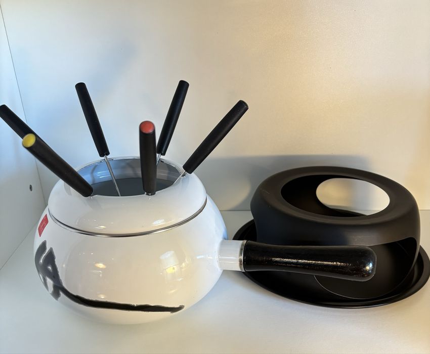 Fondue Esmalte com caractere chinês